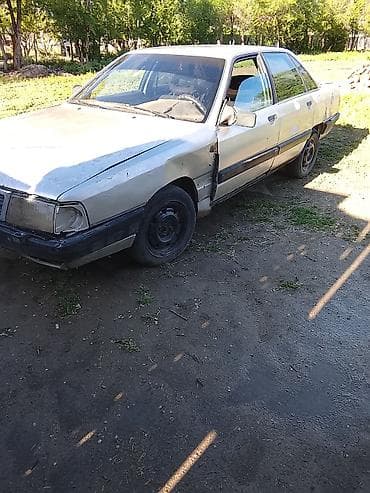 Audi 100: 1989 г., Седан