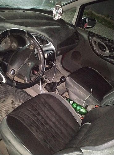 Унаа сатуу: Volkswagen Sharan: 1998 г., 2 л, Кол менен иштөөчү, Бензин, Вэн/Минивэн — 3