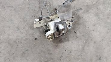 Детали двигателя и моторы в сборе: Mazda 121 Замок двери, Мазда 121 замок двери Задний левый см.Фото — 3