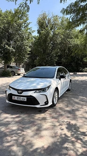 ижара авто: Toyota Corolla: 2020 г., 1.8 л, Вариатор, Гибрид, Седан — 2
