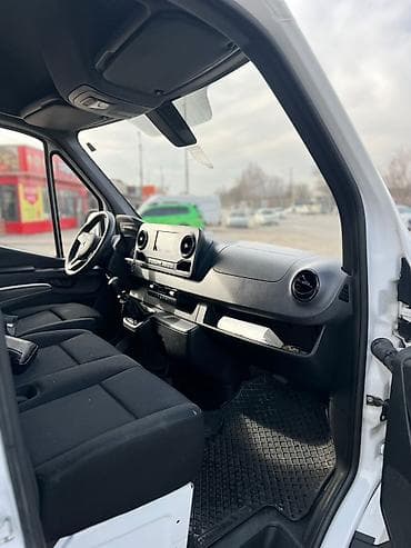 балка на спринтер: Mercedes-Benz Спринтер: 2021 г., 2.2 л, Механика, Дизель, Бус — 4