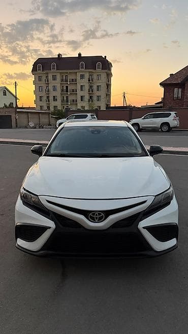 Транспорт: Toyota Camry: 2021 г., 2.5 л, Автомат, Бензин, Седан — 1