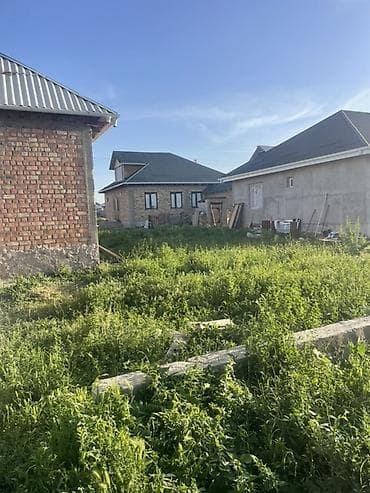 4 bedroom: Продаётся одноэтажный кирпичный дом с участком. Основные — 2