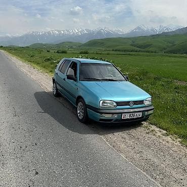 Унаа сатуу: Volkswagen Golf: 1992 г., 1.8 л, Кол менен иштөөчү, Бензин, Хетчбек — 2