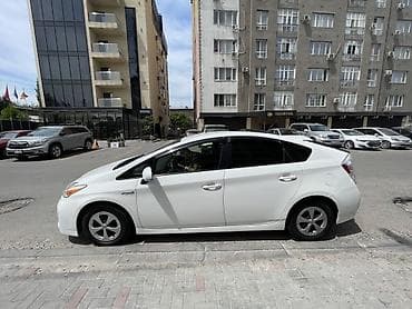 prius: Toyota Prius: 2013 г., 1.8 л, Автомат, Гибрид, Хэтчбэк — 4