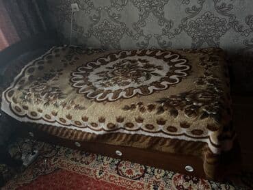 кухуный бу: Уктоочу бөлмө гарнитуру, Колдонулган, Комод, Бир кишилик керебет, Шкаф, Жыгач, Өзү алып кетүү — 4