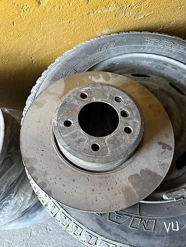 bmw e60 m5: Комплект передних тормозов для BMW E60 рест 530 Состав: - — 2