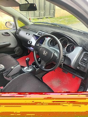 фит на аренду: Honda Fit: 2003 г., Автомат, Хэтчбэк — 2