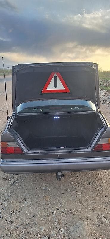 миксеры б у: Mercedes-Benz W124: 1991 г., 2.5 л, Ручные, Дизель, Седан — 9