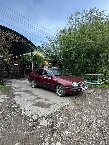 капоты венто: Volkswagen Vento: 1993 г., 1.8 л, Бензин, Седан — 2