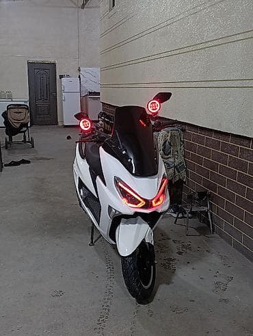 шины 225 85 16с: Продаю скутер макси состояние идеальное, мотор после капиталки, масла — 8