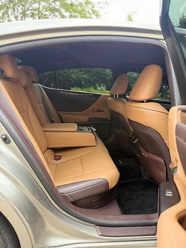 Lexus ES: 2021 г., Автомат, Бензин, Седан — 10