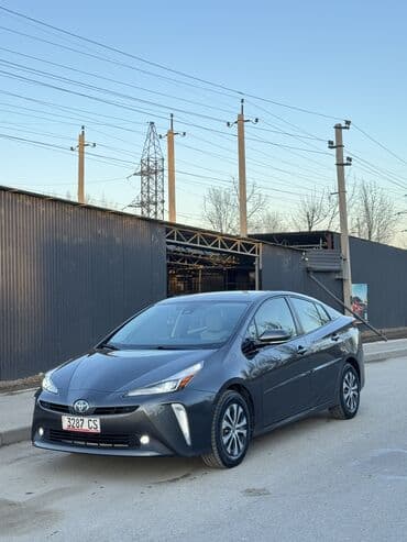 Toyota Prius: 2019 г., 1.8 л, Автомат, Гибрид, Хэтчбэк