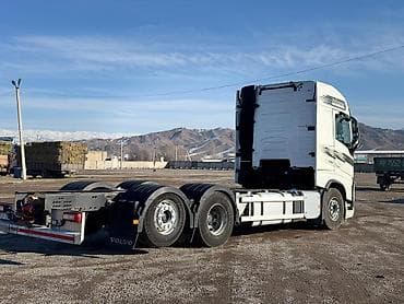 вольво 500: Тягач, Volvo, 2020 г., Тентованный — 3