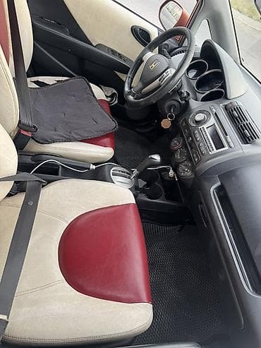 Продажа авто: Honda Fit: 2008 г., 1.5 л, Автомат, Бензин, Хэтчбэк — 4