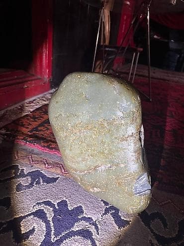 камень нефрит фото: Продам крупный камень нефрита / jade stone Вес: около 80 кг. Найден в — 3