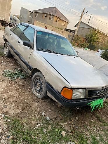 Audi 100: 1990 г., 2.3 л, Механика, Бензин, Седан