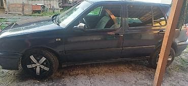 210 cdi: Volkswagen Golf: 1996 г., 1.6 л, Механика, Хэтчбэк — 4
