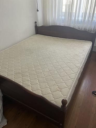 дф: Двуспальная кровать, Б/у, С матрасом, длина - 200 см — 1