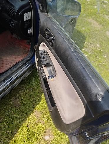 наклейка на авто: Volkswagen Passat: 2004 г., Универсал — 5