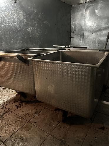 Идиш-аяк: Тележка-чан 200л цена: 35000 сом. Кастрюля 40л — 2