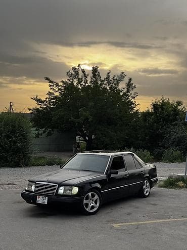 Mercedes-Benz W124: 1993 г., Механика, Бензин, Седан