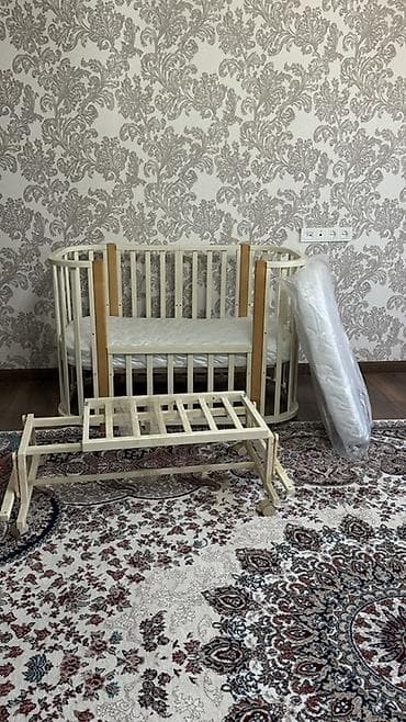 Кровати: Продаётся удобный детский манеж ✅ Подходит для сна и на игр малыша — 1