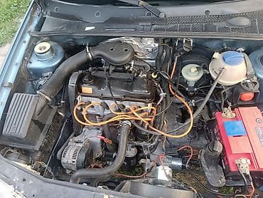 салон на гольф 2: Volkswagen Vento: 1993 г., 1.8 л, Механика, Бензин, Хэтчбэк — 1