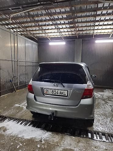 хонд: Honda Fit: 2008 г., 1.3 л, Механика, Бензин, Хэтчбэк — 3