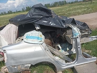 Toyota: Toyota Platz: 2001 г., 1.5 л, Автомат, Седан — 3