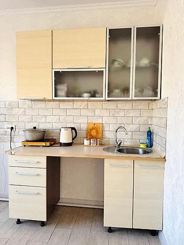 Үйлөрдү сатуу: Г. Чолпон- Ата в центре 2-этажный кирпичный дом 6-соток Дом 5ком — 3