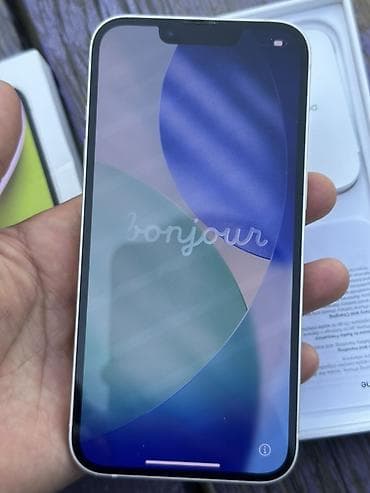 редми 12 с: IPhone 14, белый цвет. Комплект на фото: коробка, документация — 4