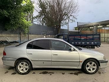 255 55 18: Toyota Avensis: 1999 г., 1.8 л, Механика, Бензин, Седан — 3