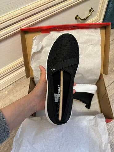 Угги: Продаю женскую обувь на лето причина продажи размер не подошёл размер — 2