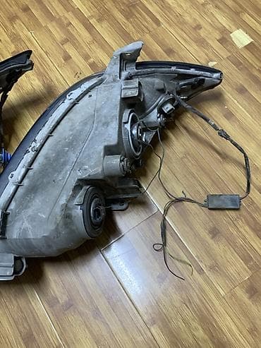 болуп: Алдыңкы фаралар комплектиси Toyota 2003 г., Колдонулган, Оригинал, Жапония — 3