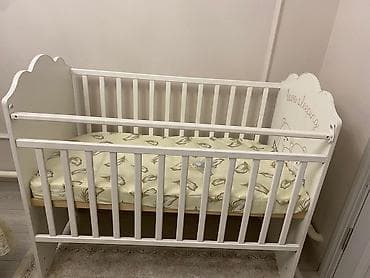 двухъярусный деревянный детский кровать: Детская кроватка . - Опускающаяся передняя стенка для удобного — 1