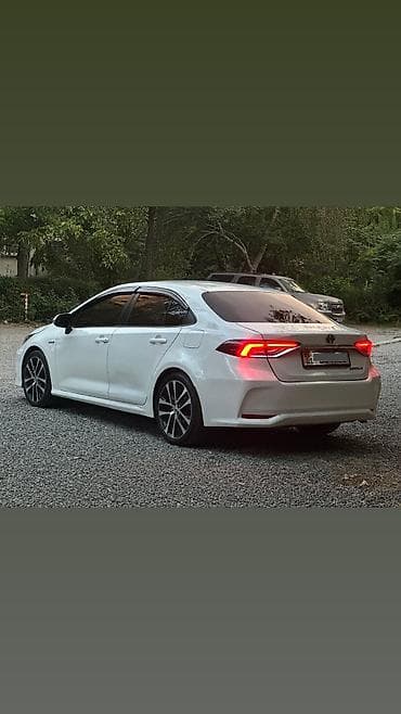 prius plus: Toyota Corolla: 2019 г., 1.8 л, Гибрид, Седан — 5