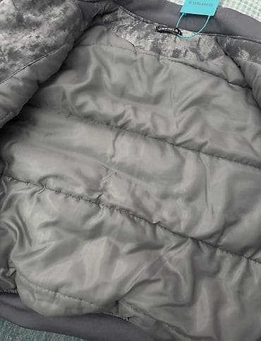 Куртки: Серый бомбер в техно-стиле - Свободный укороченный крой с объемными — 3