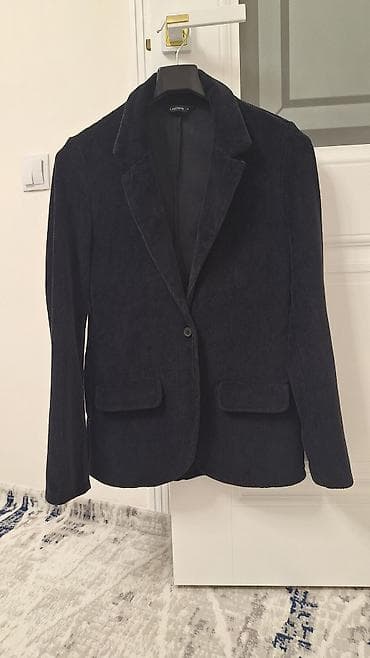 продаю пиджак: Жакет CALLIOPE, размер M. Отличное состояние. Подойдёт на S-M — 2