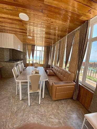 коттедж взморье: Сдаётся двух этажный коттедж на Иссык Куле при въезде в с.Корумду до — 2