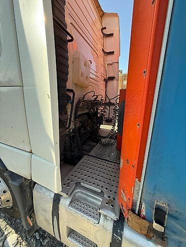 daf 480: Тягач, Volvo, 2008 г., Тентованный — 9