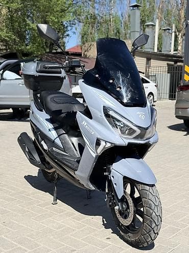 Макси-скутер 150 куб. см, Бензин