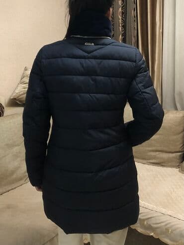 спортивные пуховики: Зимний пуховик, приталенный крой. Можно носить либо с воротником, либо — 2