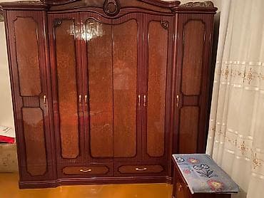 распродажа обоев: Продаю спальный гарнитур 2 тумбочки шкаф комод с зеркалом. Почти новый — 4