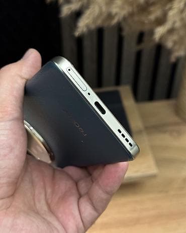realme pro: Realme 13+ Pro, Б/у, 512 ГБ, цвет - Зеленый — 5