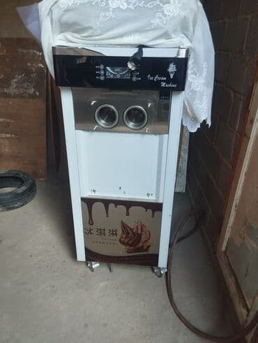 оборудование для мороженного: Автомат для приготовления мягкого мороженого в белом корпусе с панелью — 2