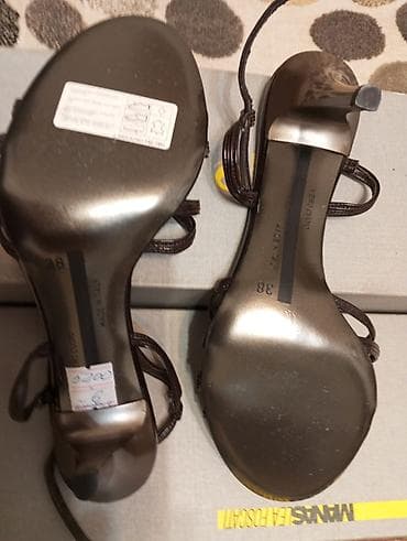 обувь женская туфли: Продам листайте фото-новые Италия босоножки из лаковой кожи размер — 2