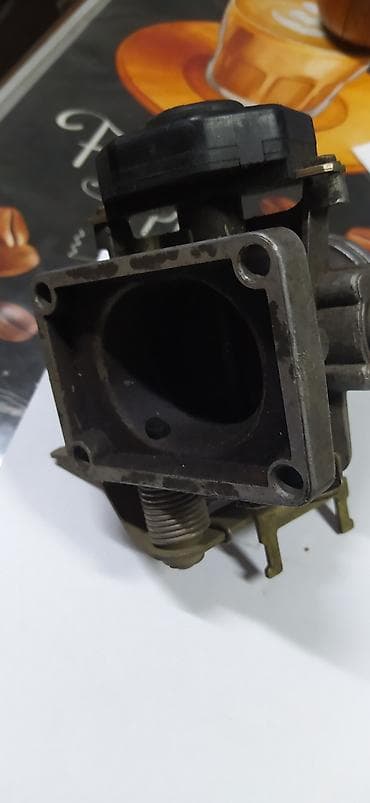 а 210: Дроссельная заслонка BMW 1985 г., Б/у, Оригинал, Германия — 2