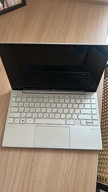hp envy: HP Envy — тонкий металлический ультрабук серебристого цвета — 2