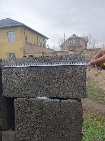 Пескоблок: 169 шт рваный пескоьлок, 30 шт красная тумба,новые — 5